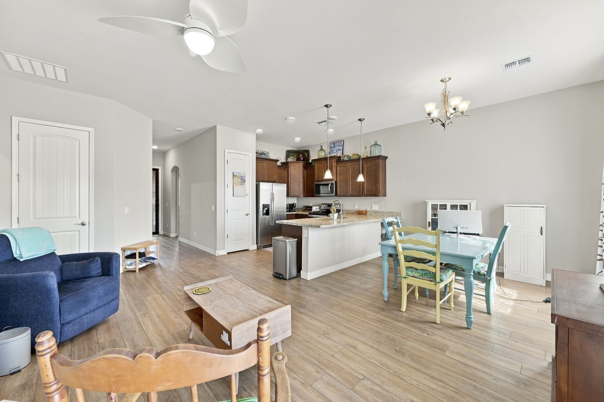 Living Room (2)