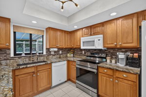 Kitchen 2 of 4