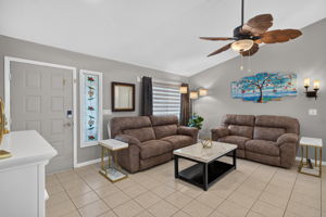 Living Room 3 of 5
