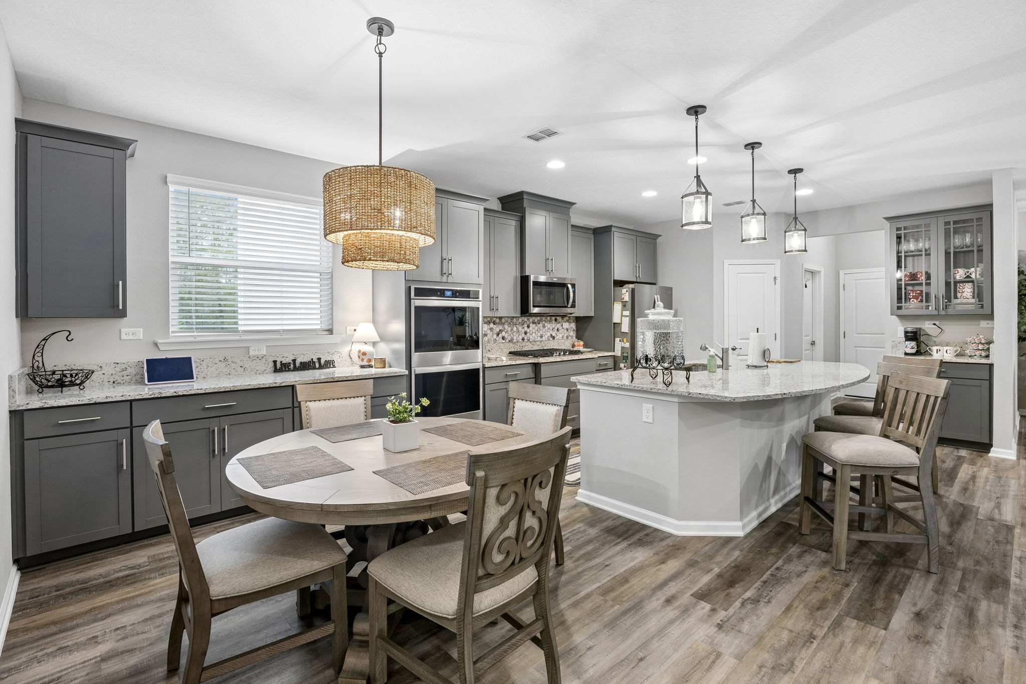 Kitchen/Breakfast Area