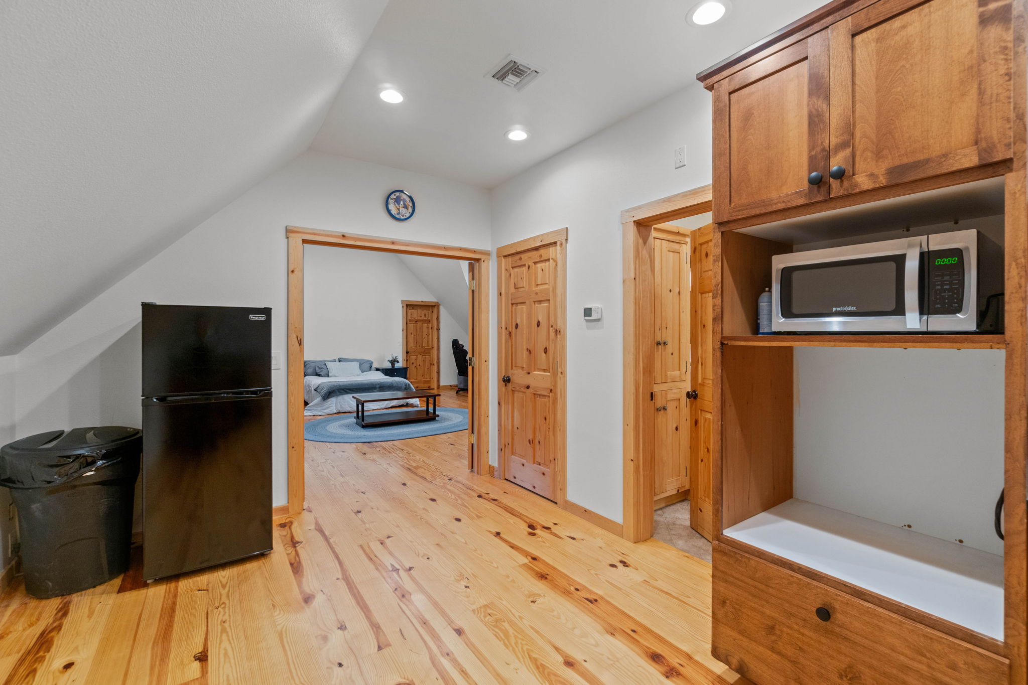 Guest quarters kitchenette with dishwasher and microwave