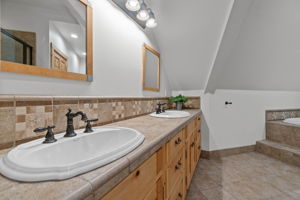 Guest quarter en-suite with beautiful double vanity