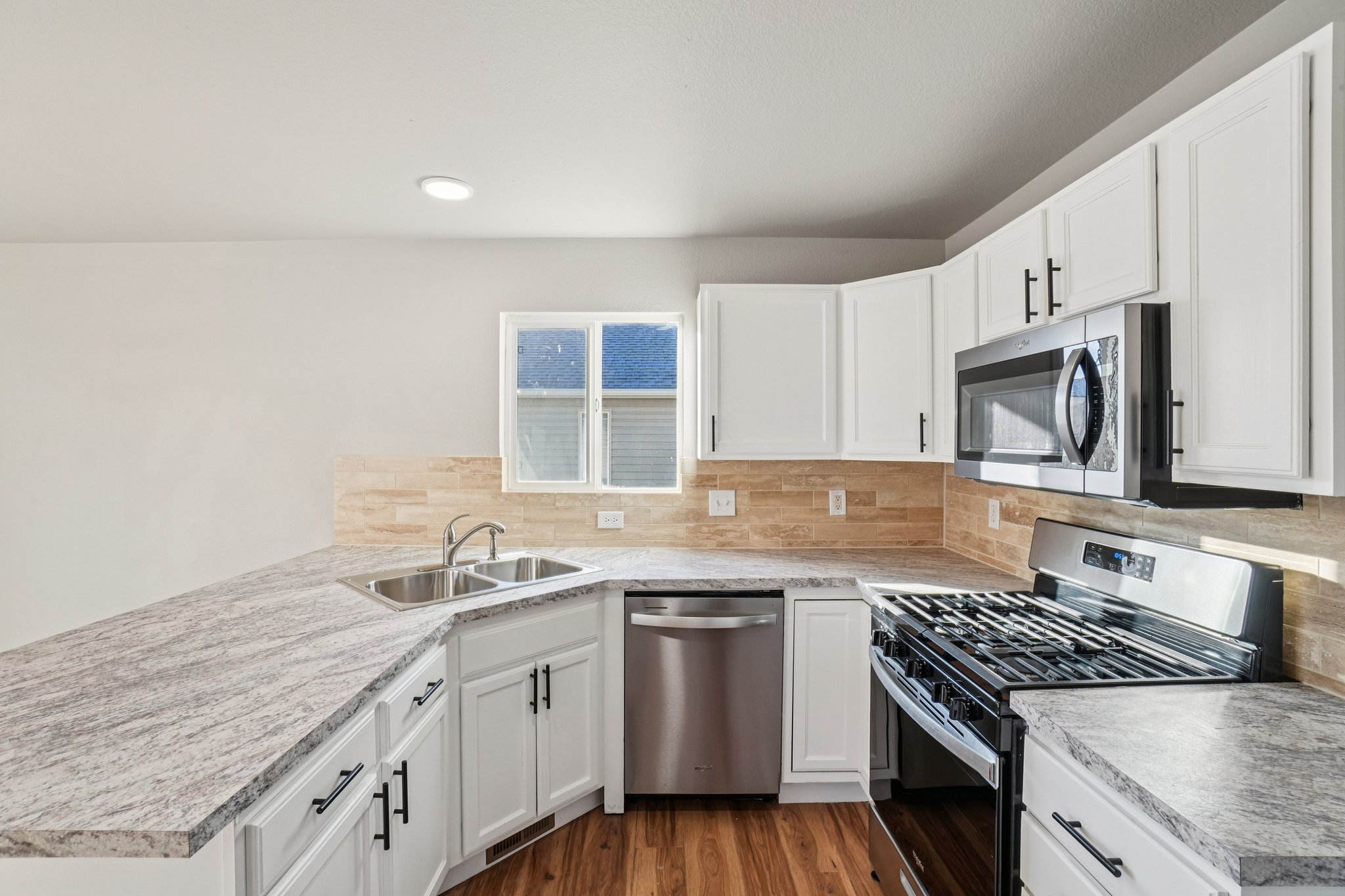 Lee St-S2201-013.jpg