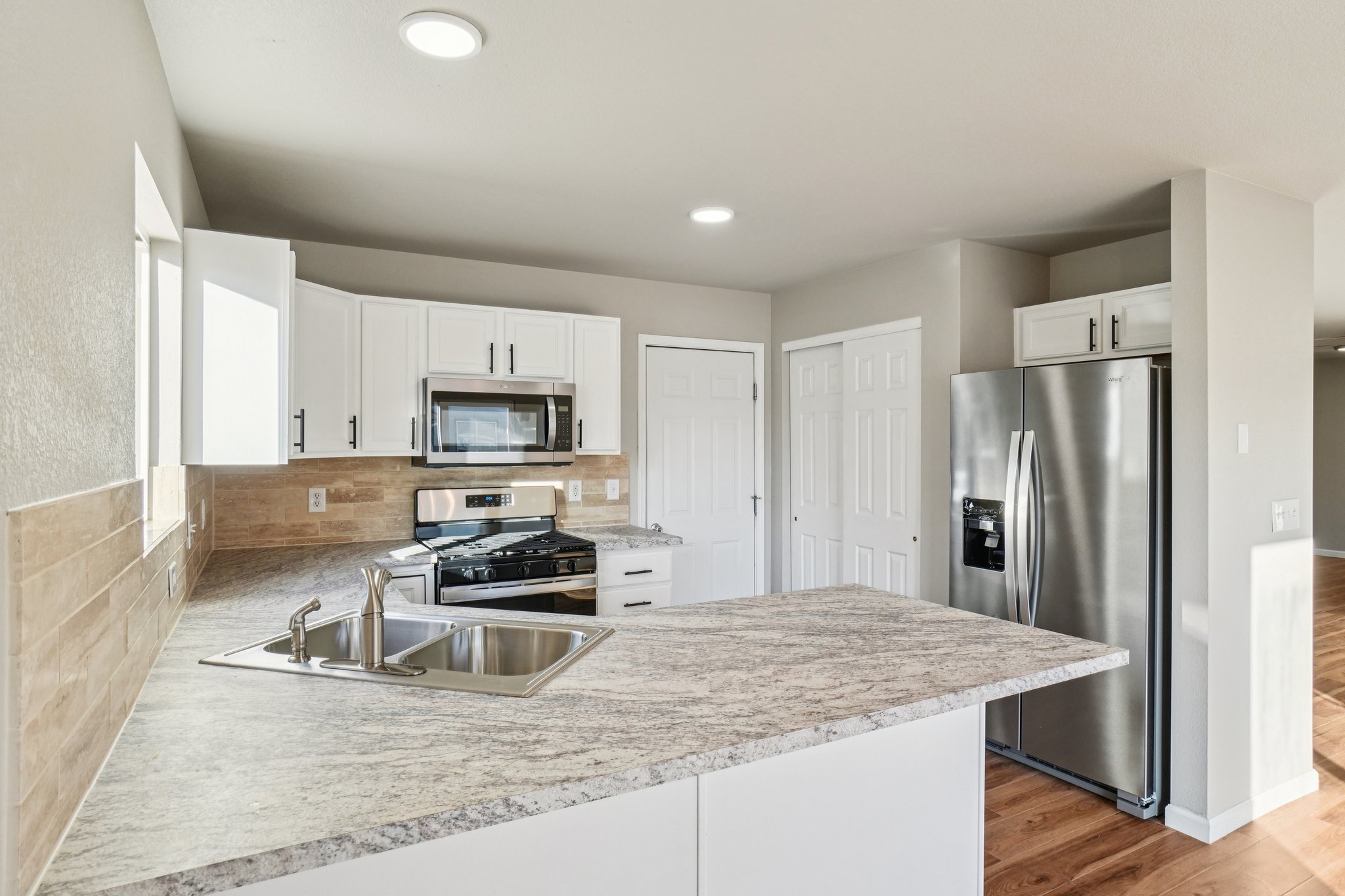 Lee St-S2201-015.jpg