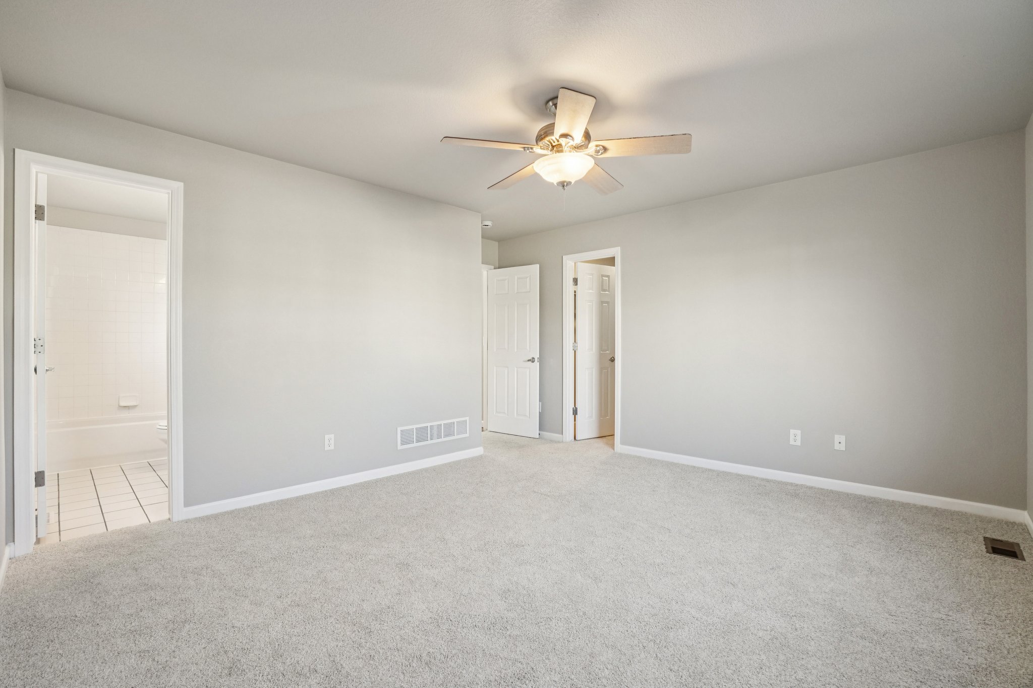 Lee St-S2201-020.jpg