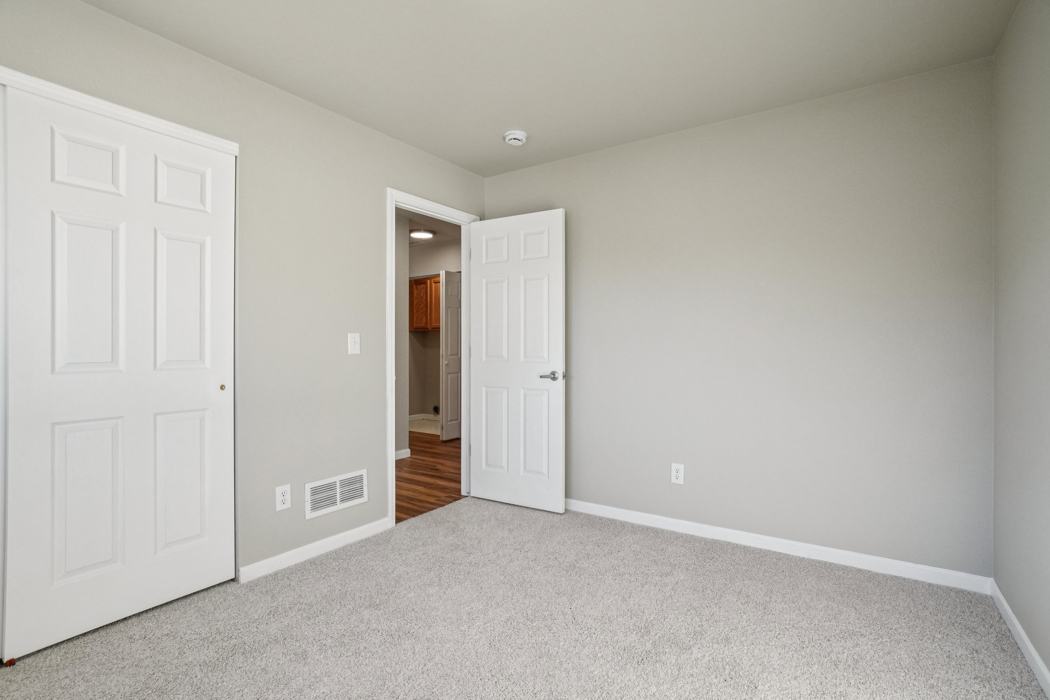 Lee St-S2201-026.jpg