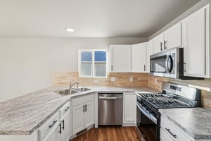 Lee St-S2201-013.jpg