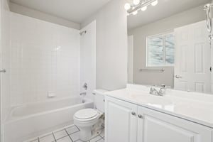 Lee St-S2201-021.jpg