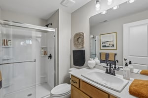 Owen Dr-S0306-037.jpg