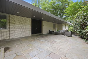 Private Front Entertainment Patio