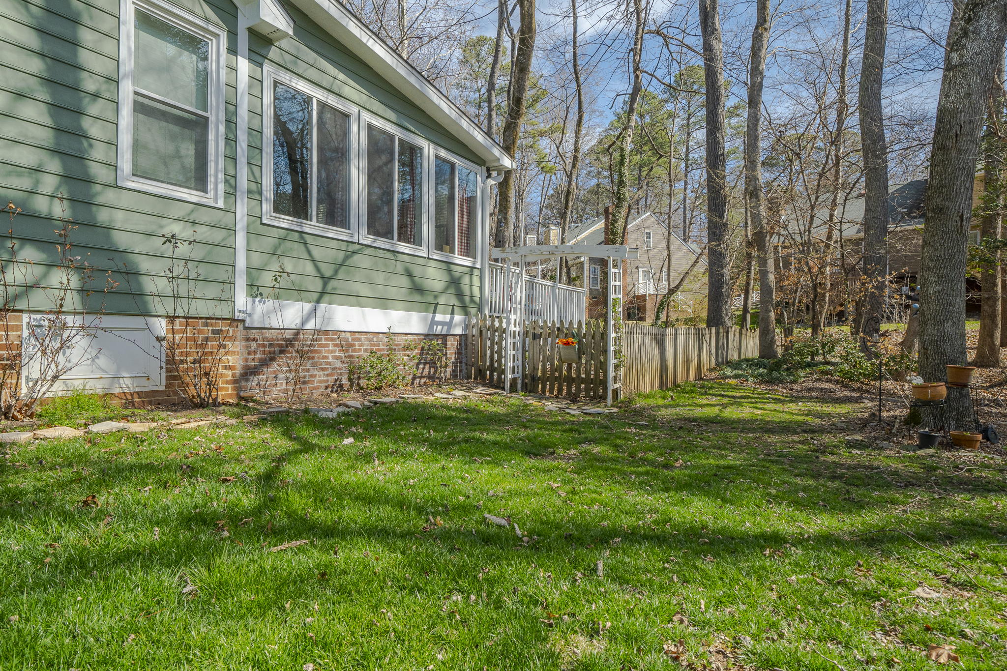 6932 Spring Dr, Raleigh, NC 27613, USA Photo 41