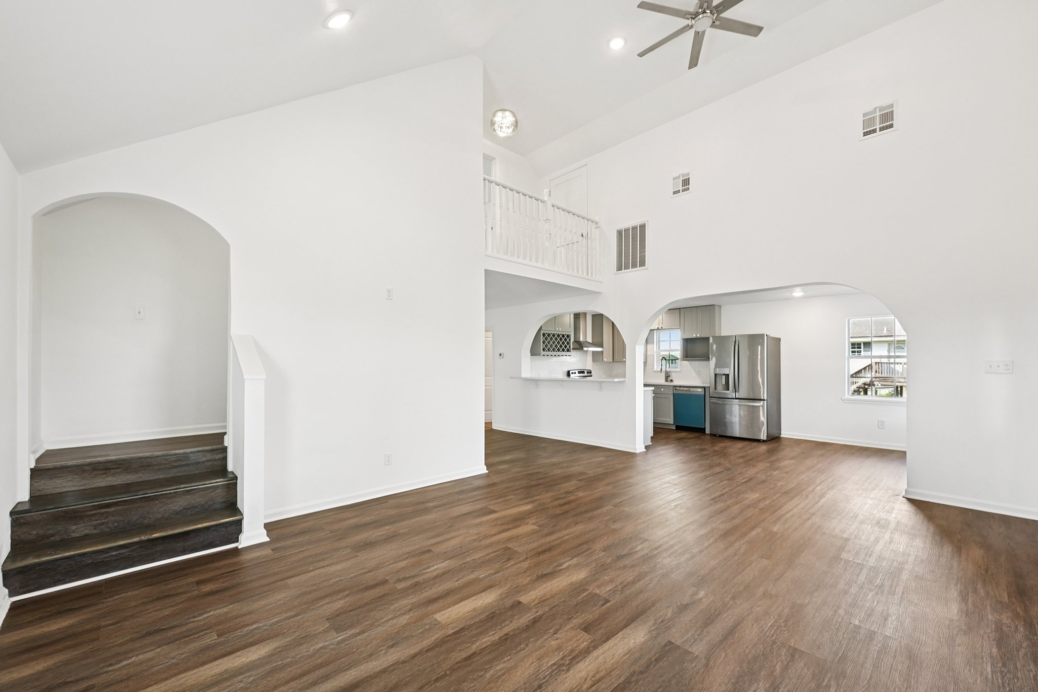 W Holiday St-S2806-014.jpg