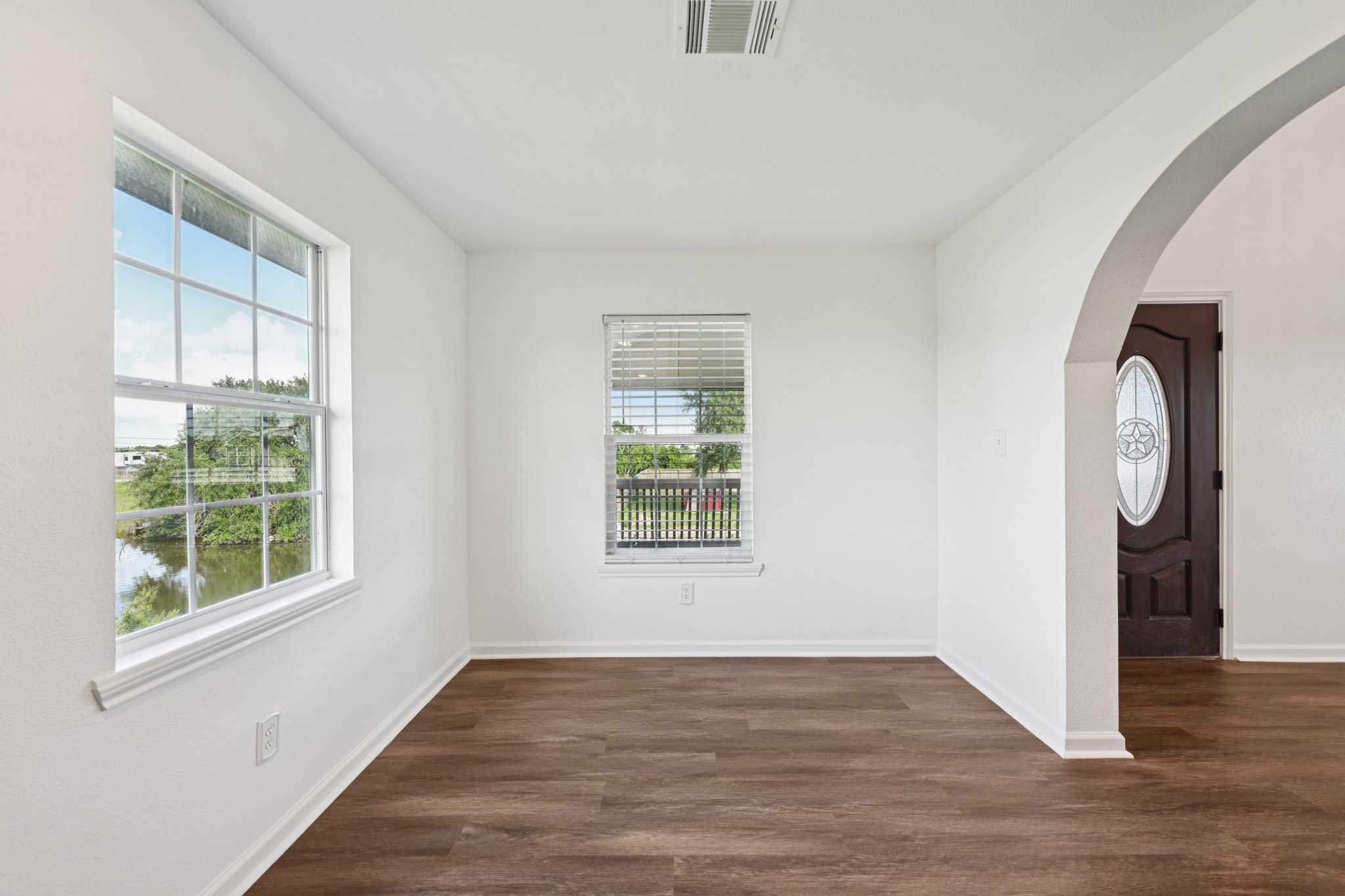 W Holiday St-S2806-018.jpg