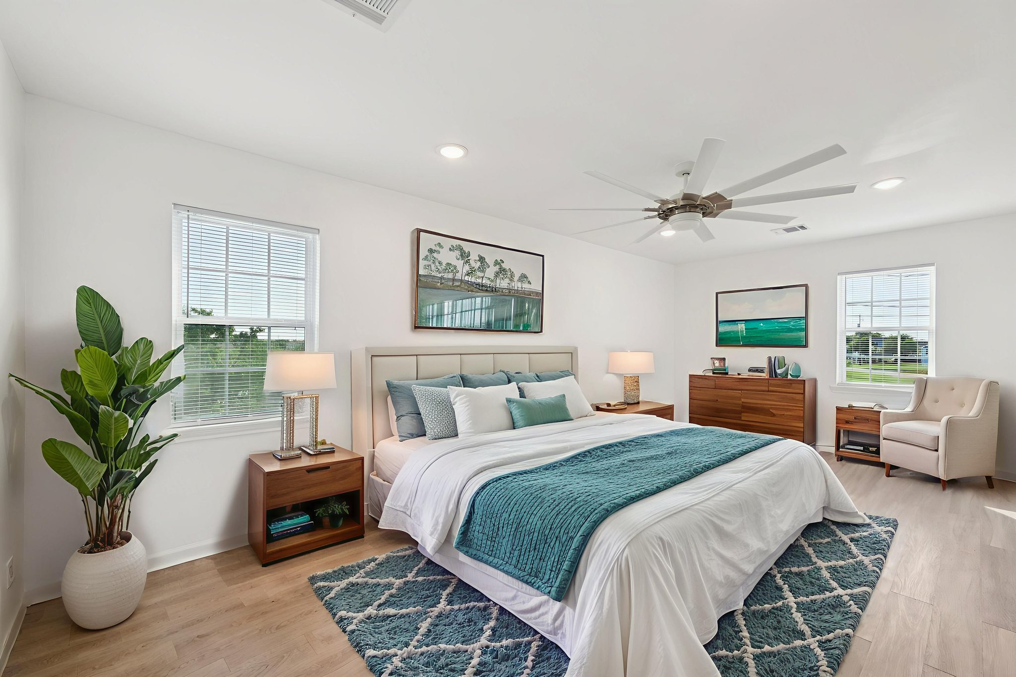 W Holiday St-S2806-023 virtually staged.jpeg