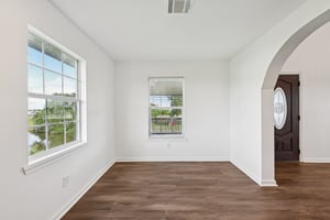 W Holiday St-S2806-018.jpg