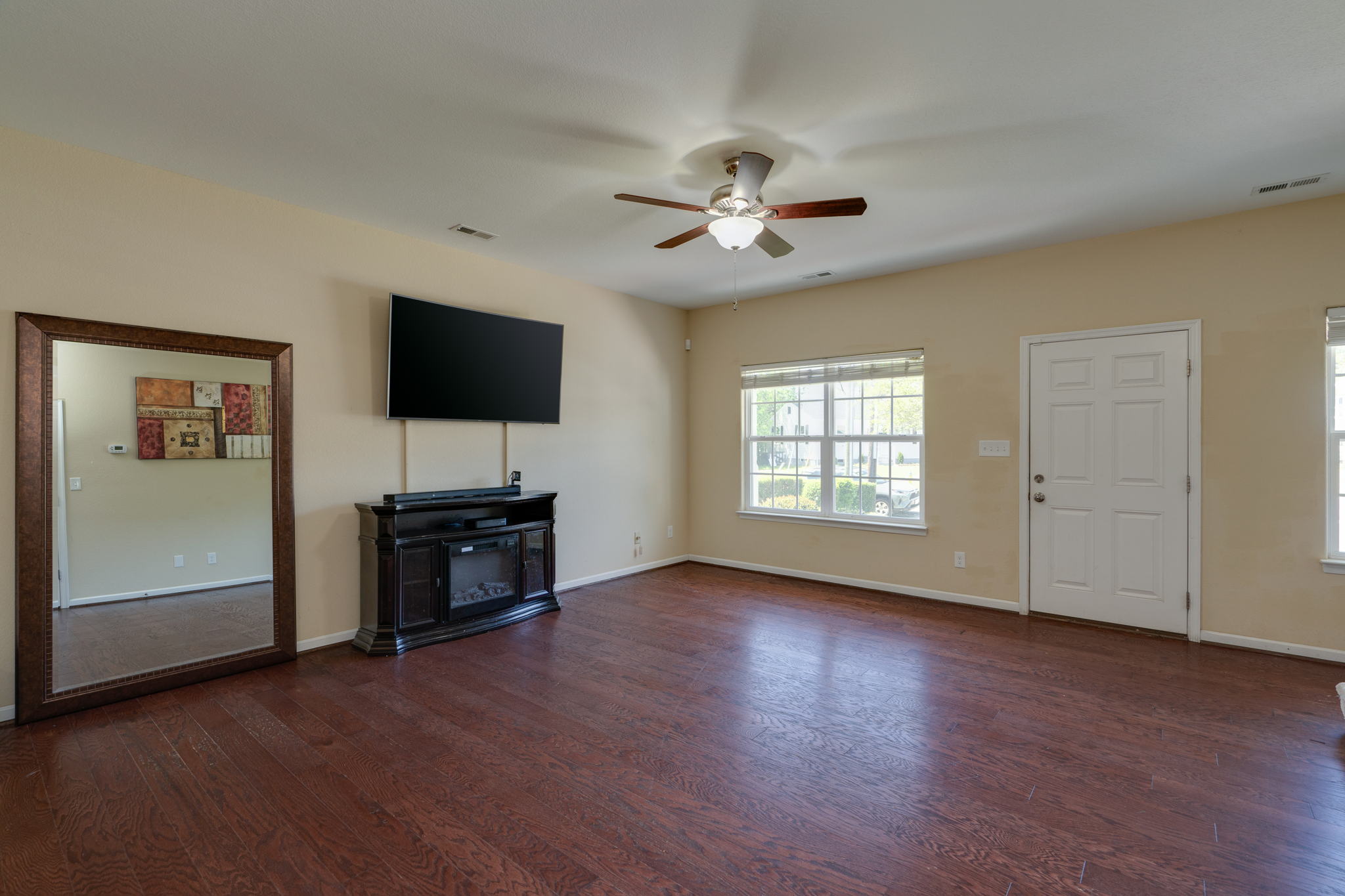 6936 Gregory Dr, Norfolk, VA 23513, USA Photo 3