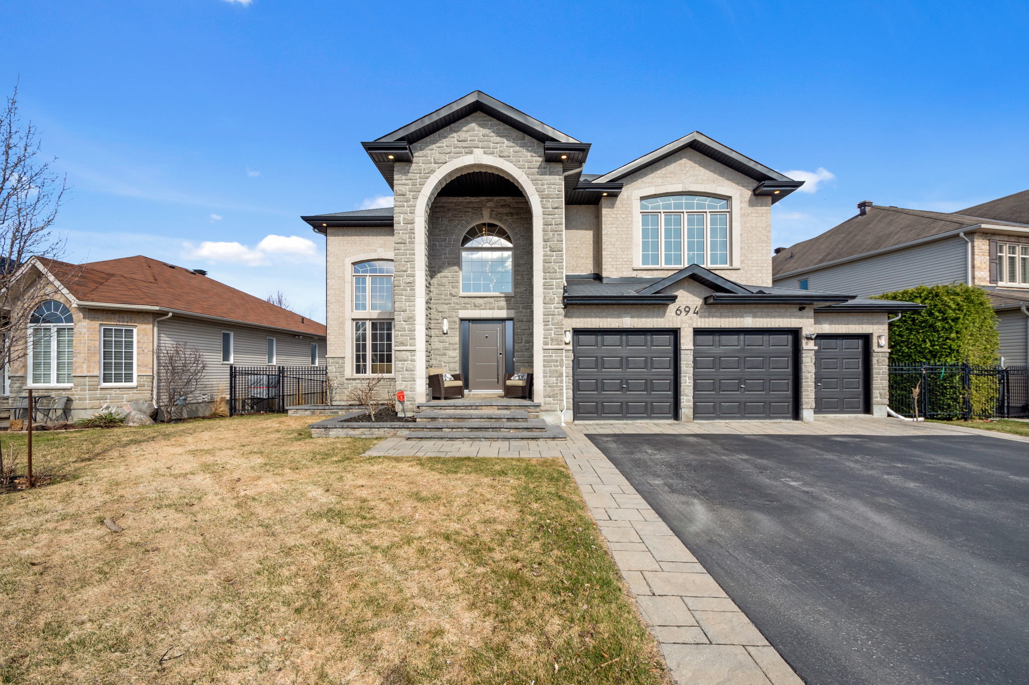 694 Everlasting Crescent, Orléans, ON K4A 0K4, Canada Photo 7