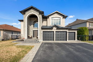 694 Everlasting Crescent, Orléans, ON K4A 0K4, Canada Photo 4