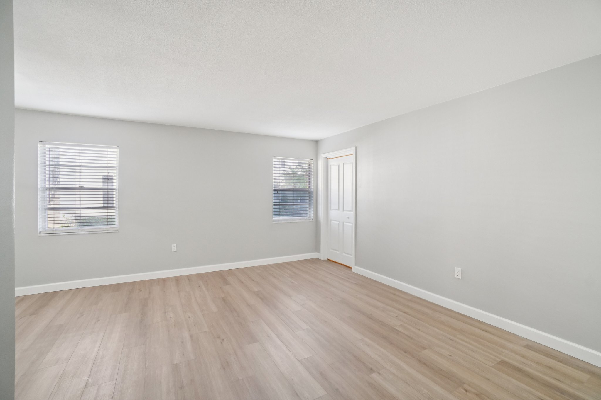 6940A Sunset Dr S 1D-S1010-031.jpg