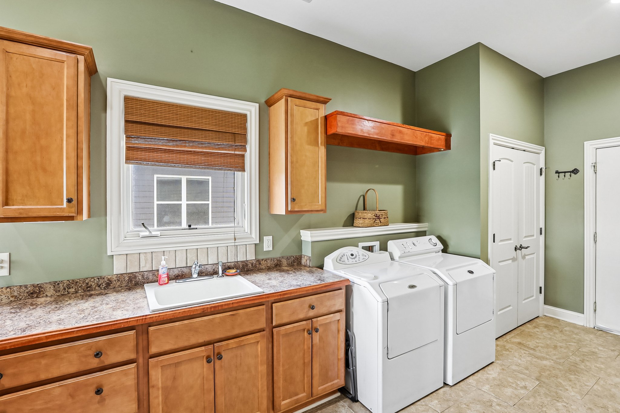 Bladstone Rd-S3004-035.jpg