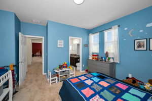 Upper Level Bedroom4b