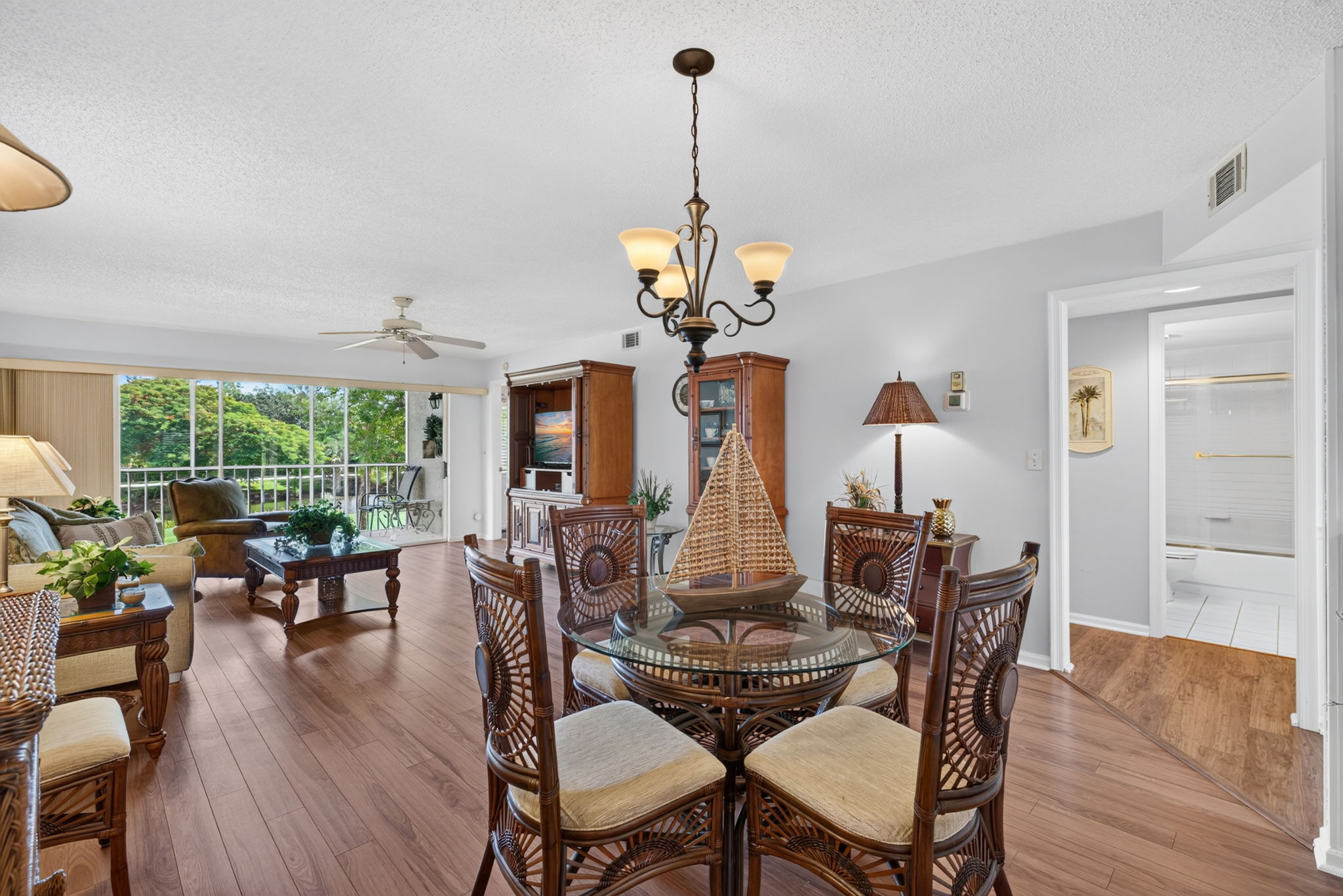 Dining Room 2 of 4