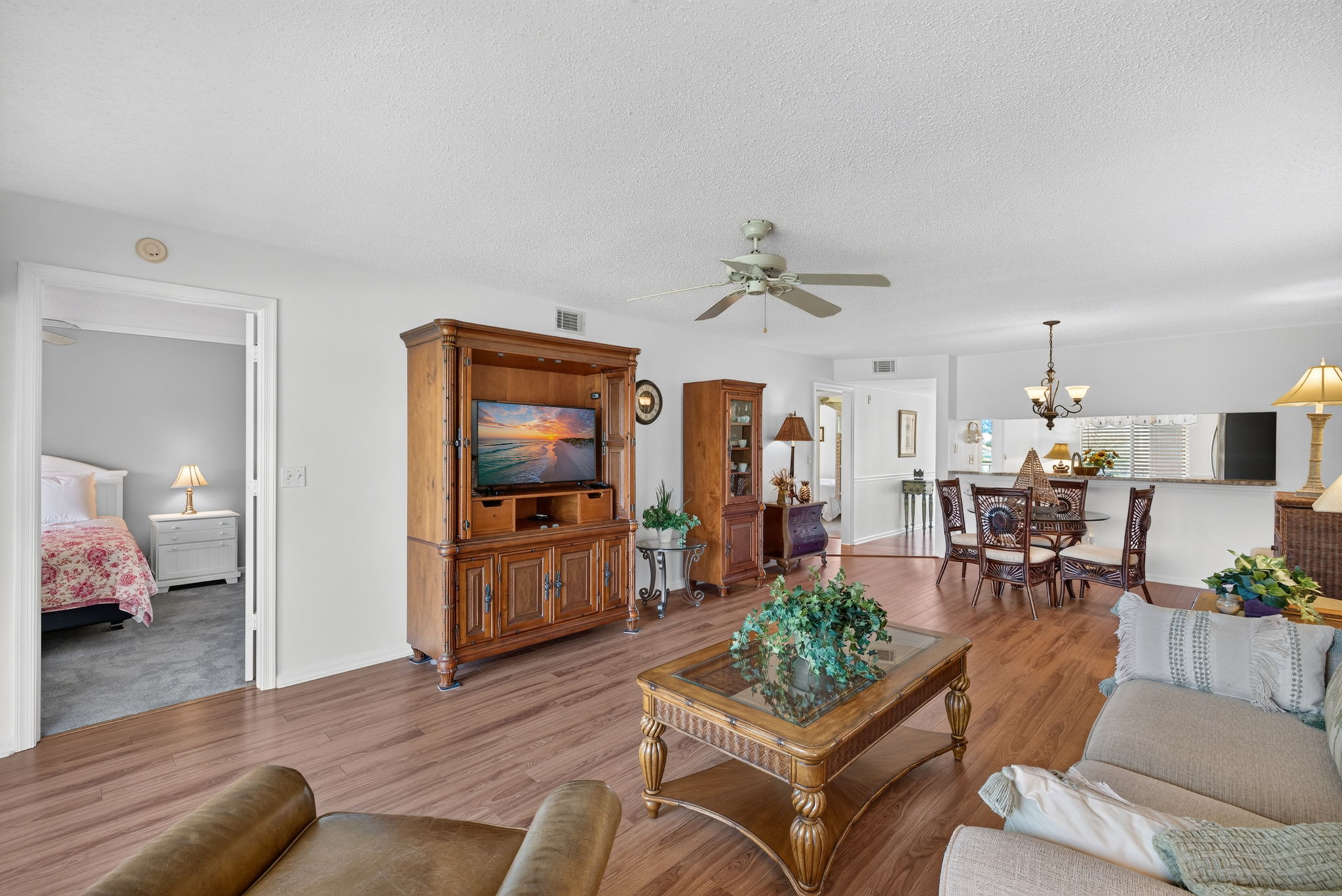 Living Room 4 of 4