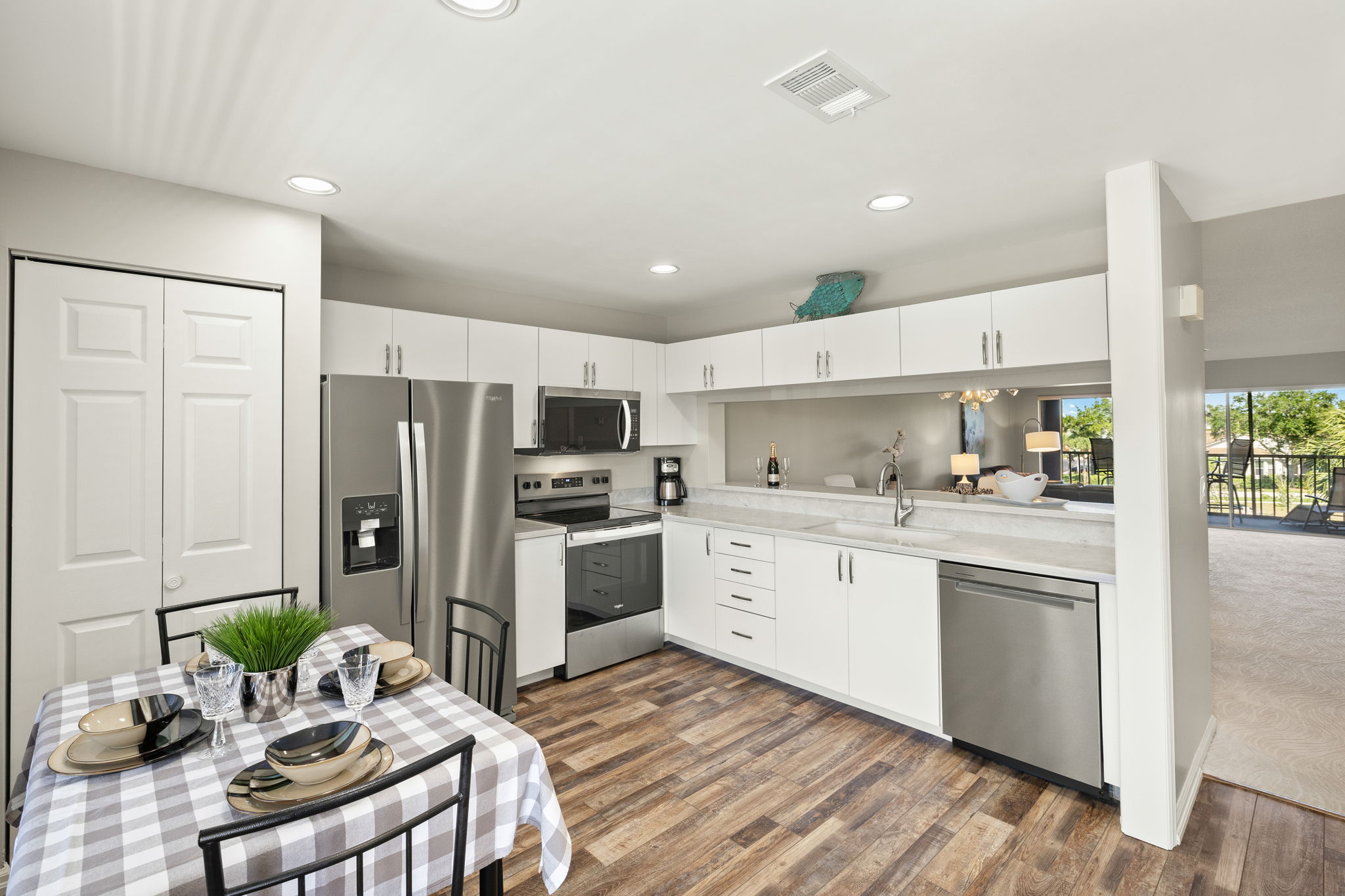 Kitchen 1 of 2