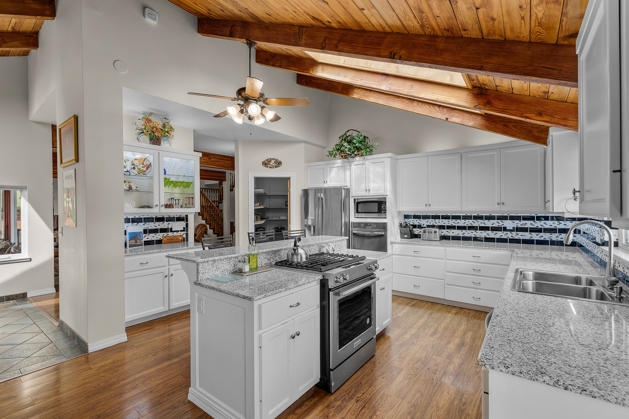  Photo 34