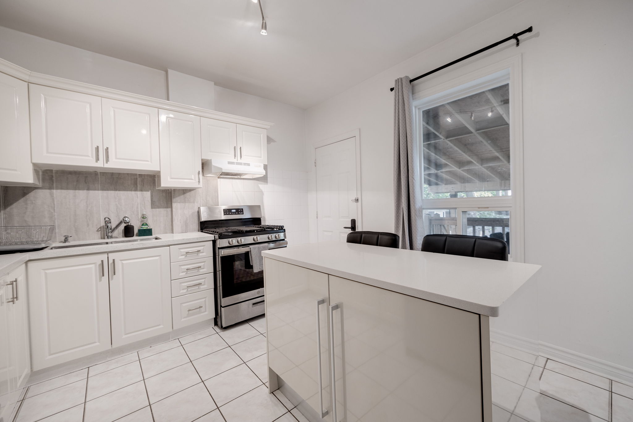 Toronto property showcase — delivered property photograph 6