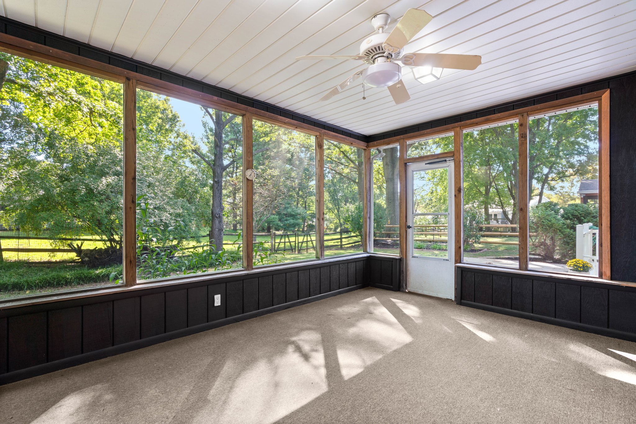 40. Sunroom.jpg