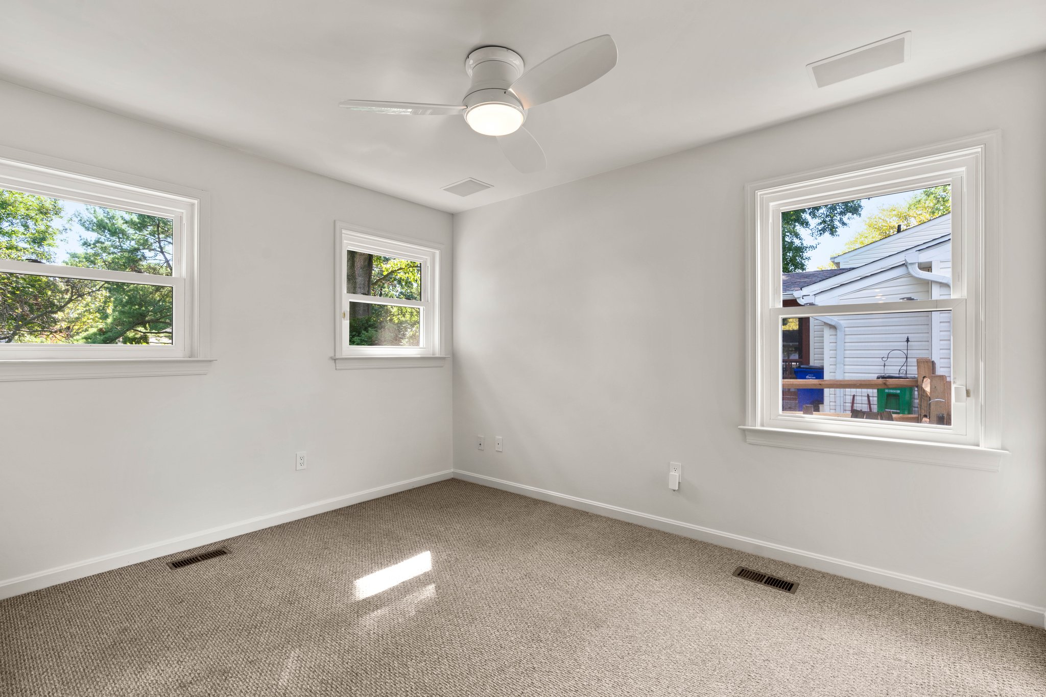 18. Upper bedroom.jpg