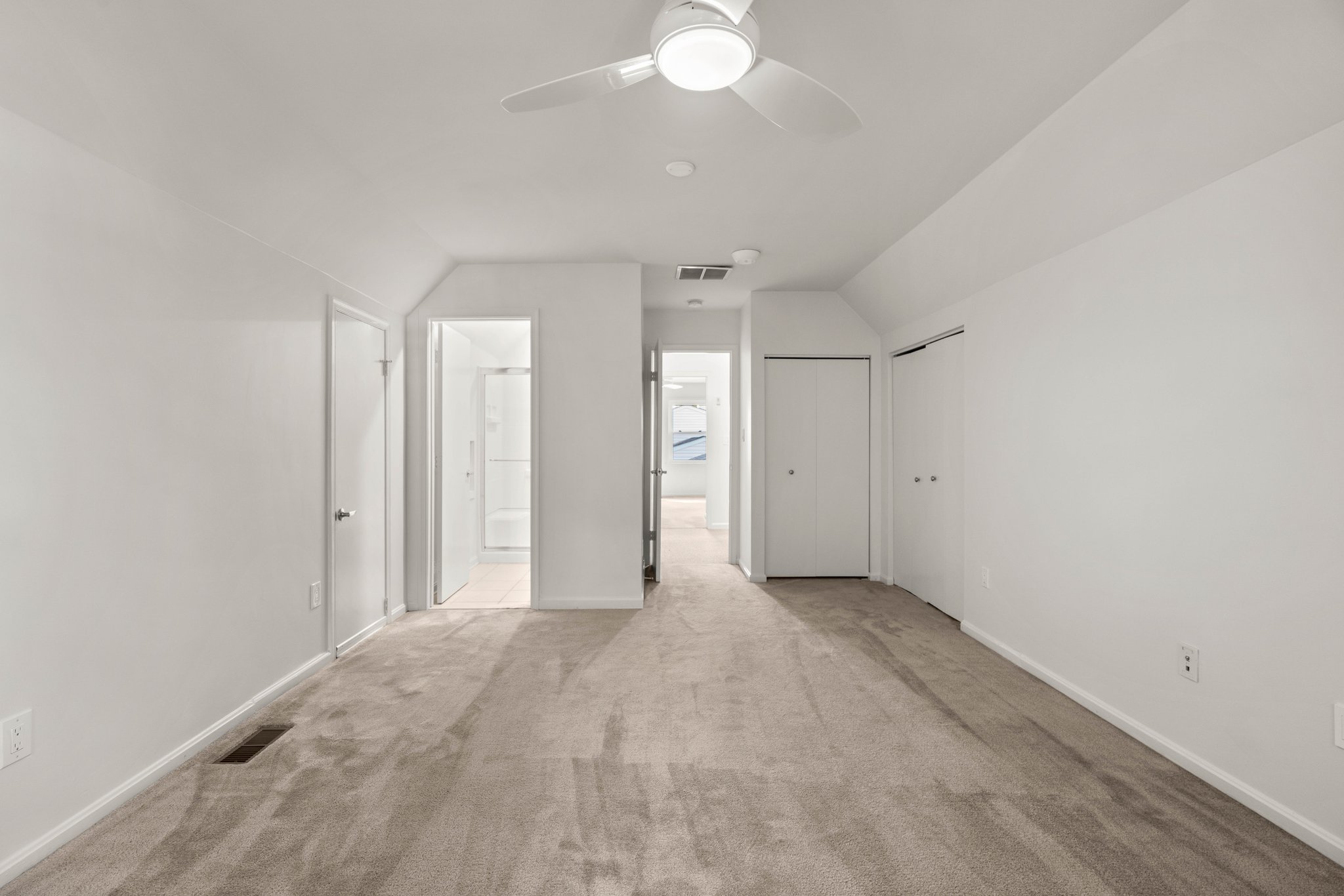 26. Upper bedroom.jpg