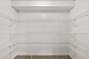 30. Closet.jpg