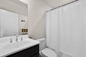 29. Upper bath.jpg