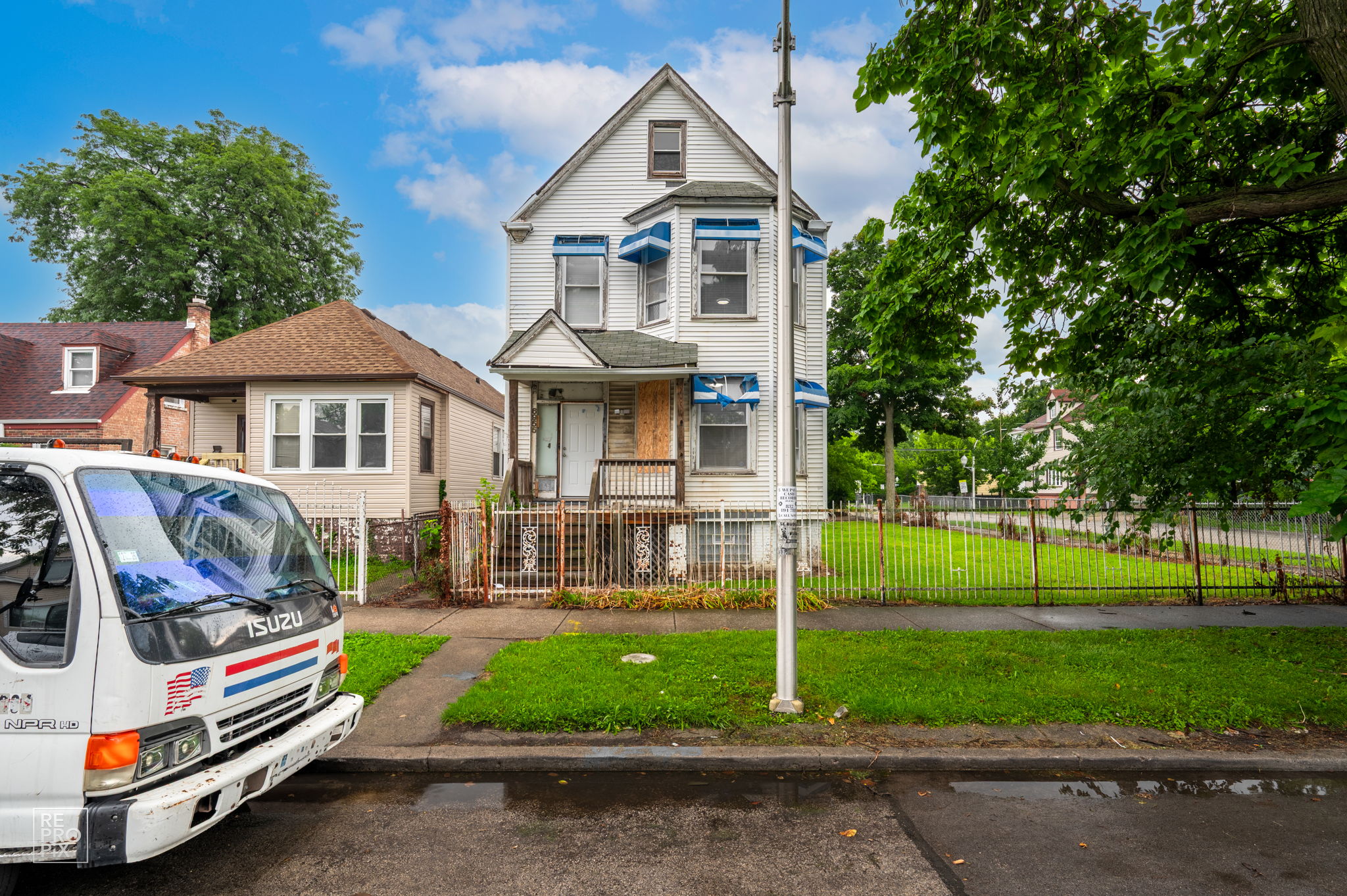 6955 S Honore St, Chicago, IL 60636_001