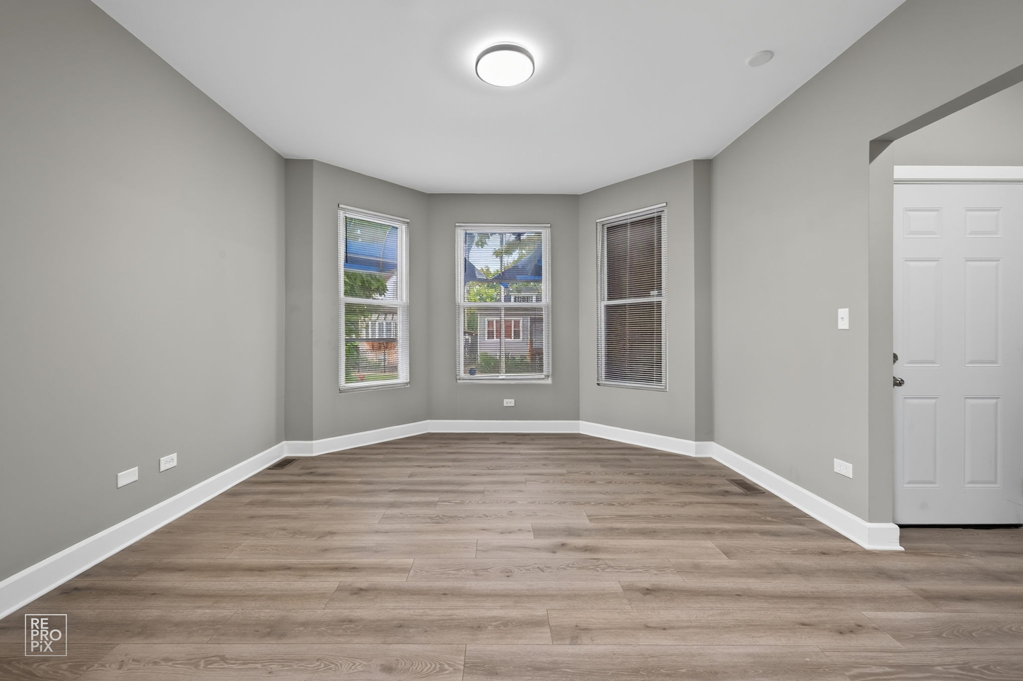 6955 S Honore St, Chicago, IL 60636_002