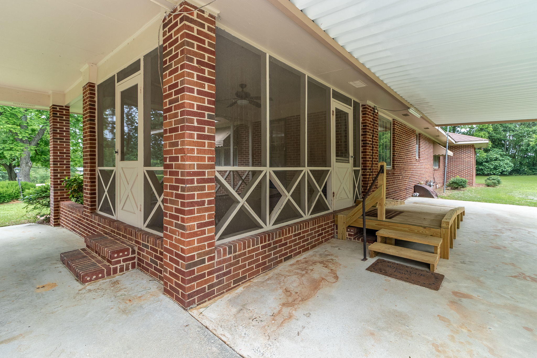 Screened-in Porch