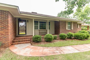 Front Porch/Entrance