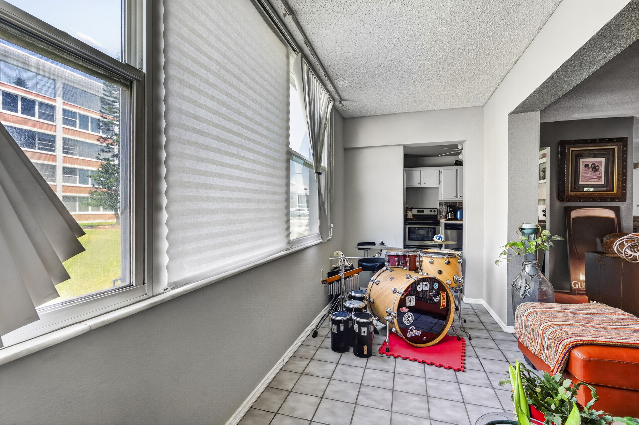 Interiors (18)