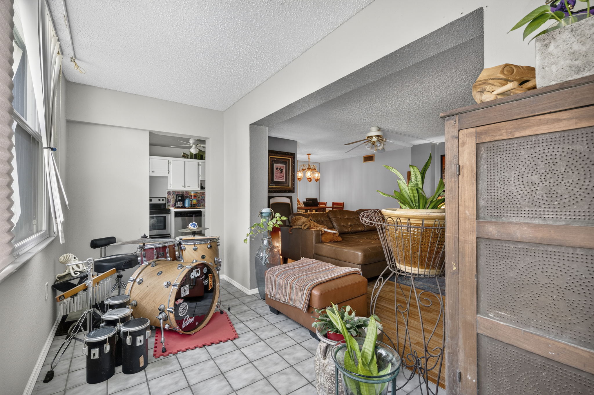 Interiors (19)