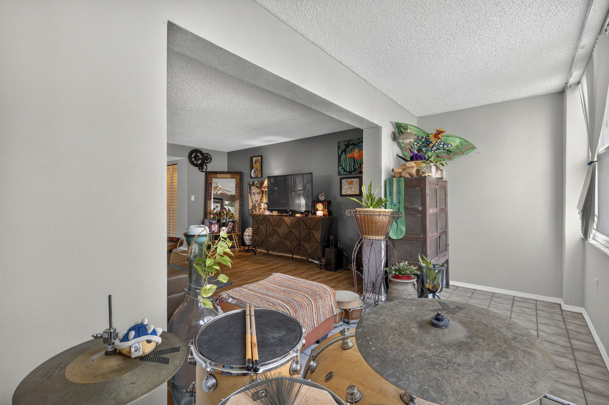 Interiors (20)