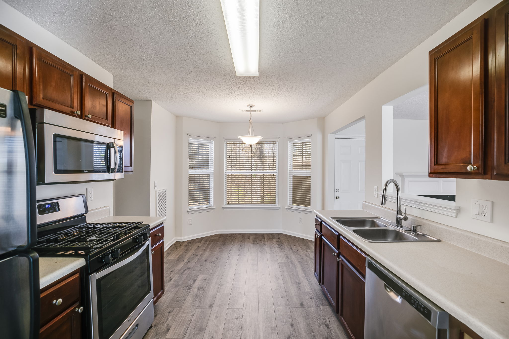 mppmedia6968foxmoorway04