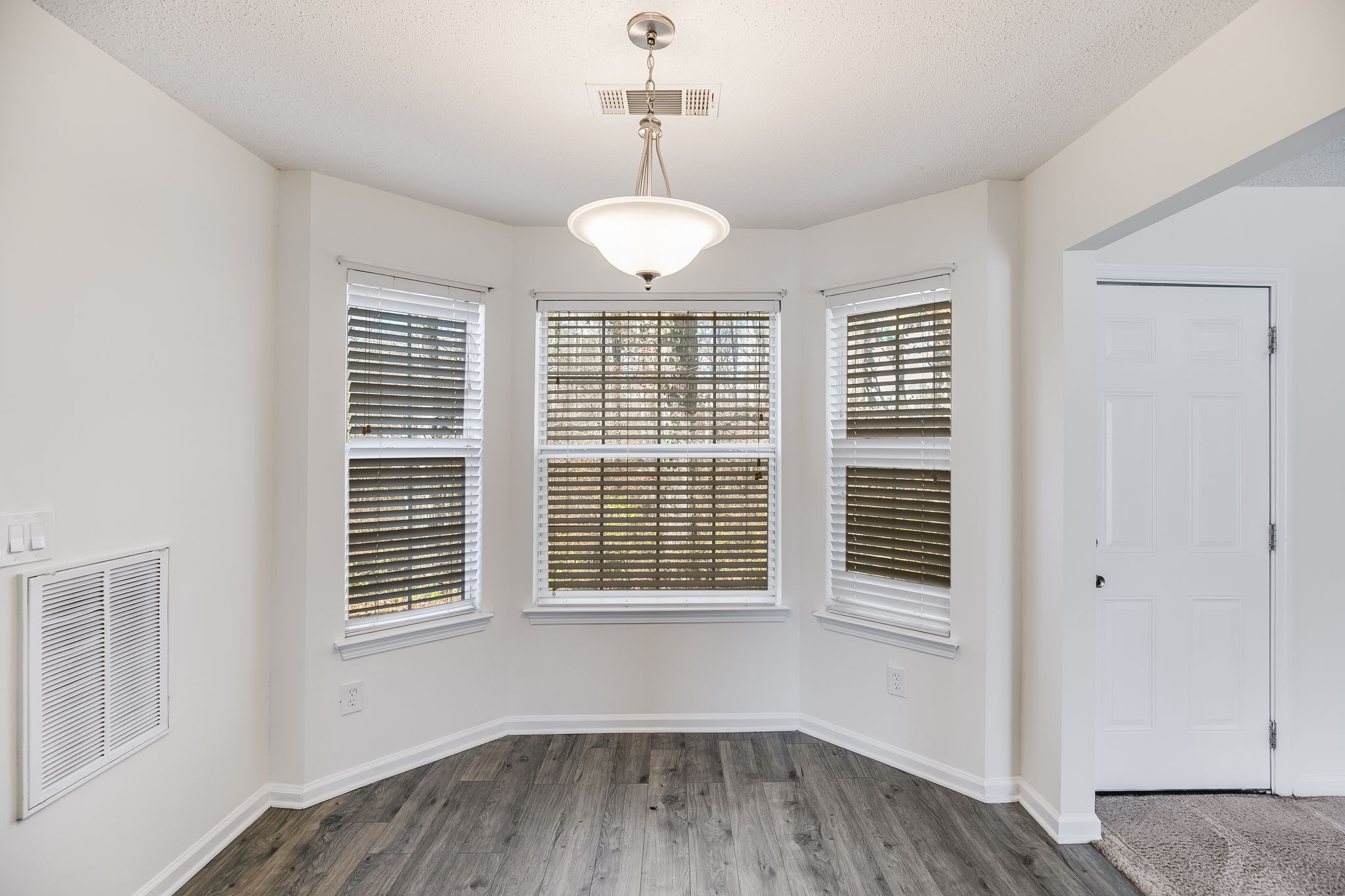 mppmedia6968foxmoorway06