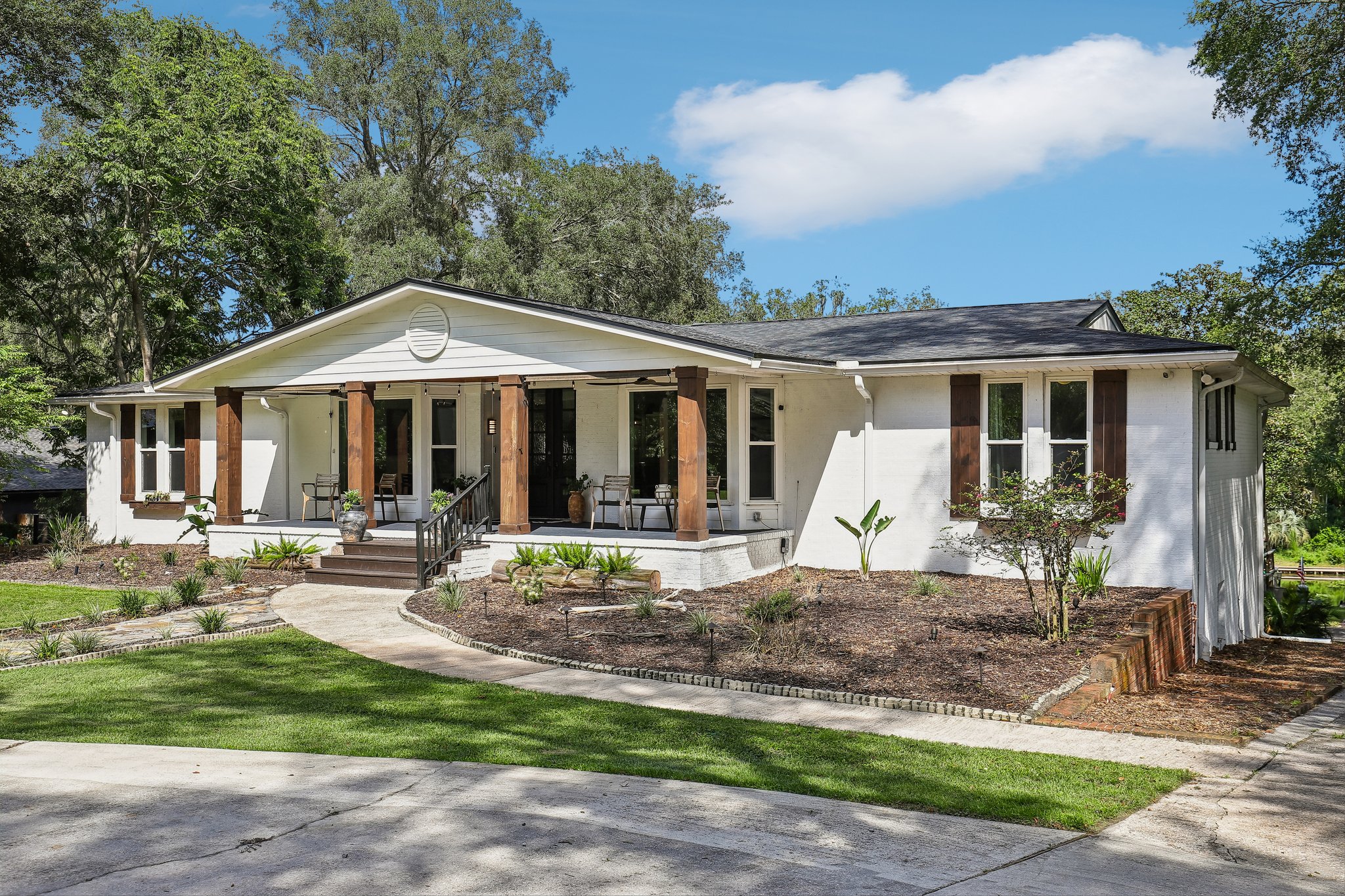 Arthur Moore Dr-S1209-004.jpg