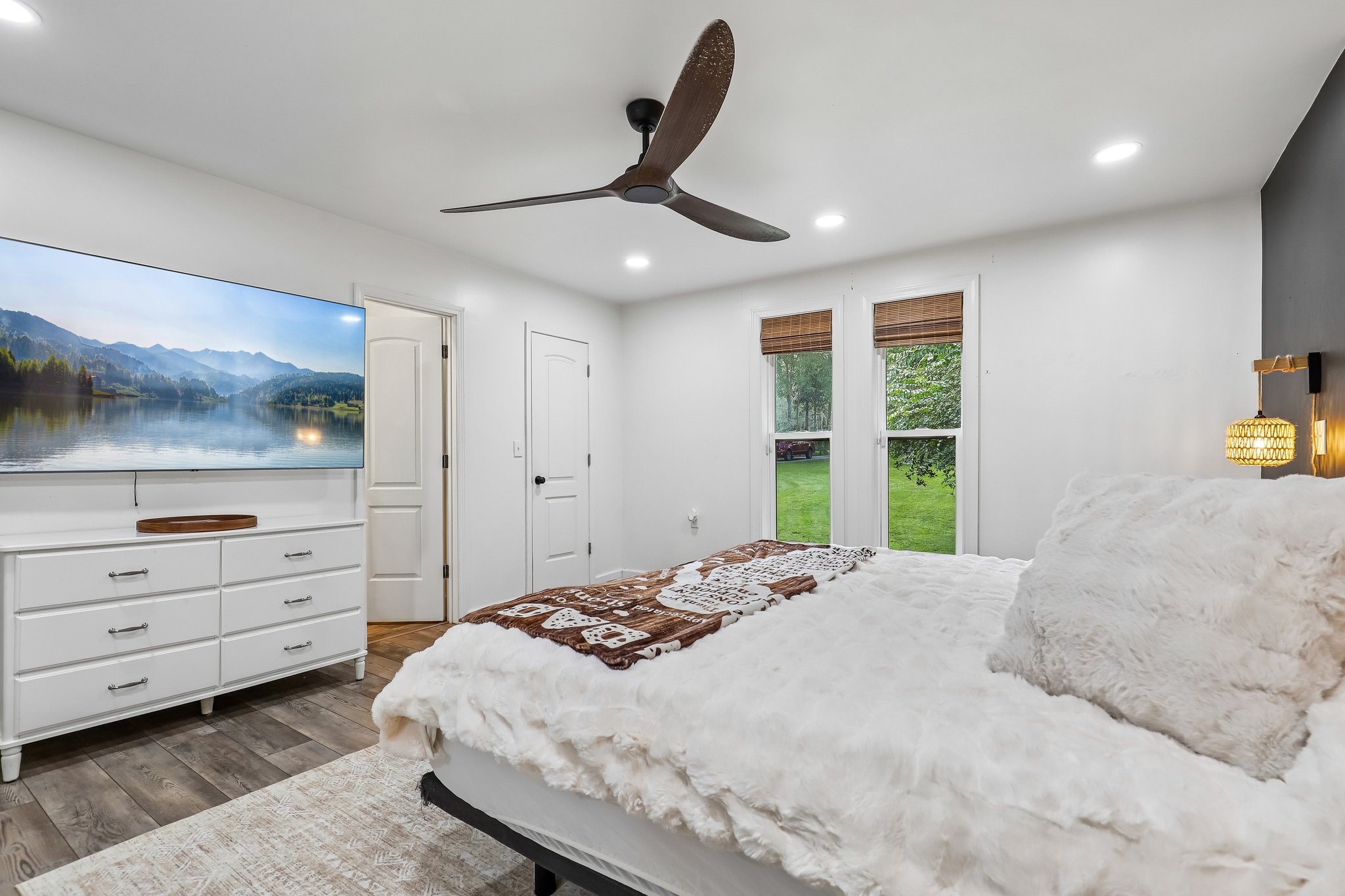 Arthur Moore Dr-S1209-041.jpg
