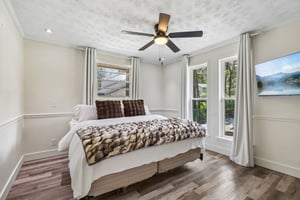 Arthur Moore Dr-S1209-035.jpg