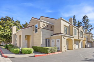 002_F8_6985 Rodling Dr A