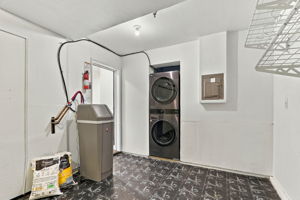 032_F8_6985 Rodling Dr A
