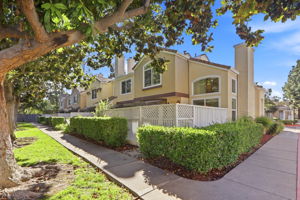 039_F8_6985 Rodling Dr A